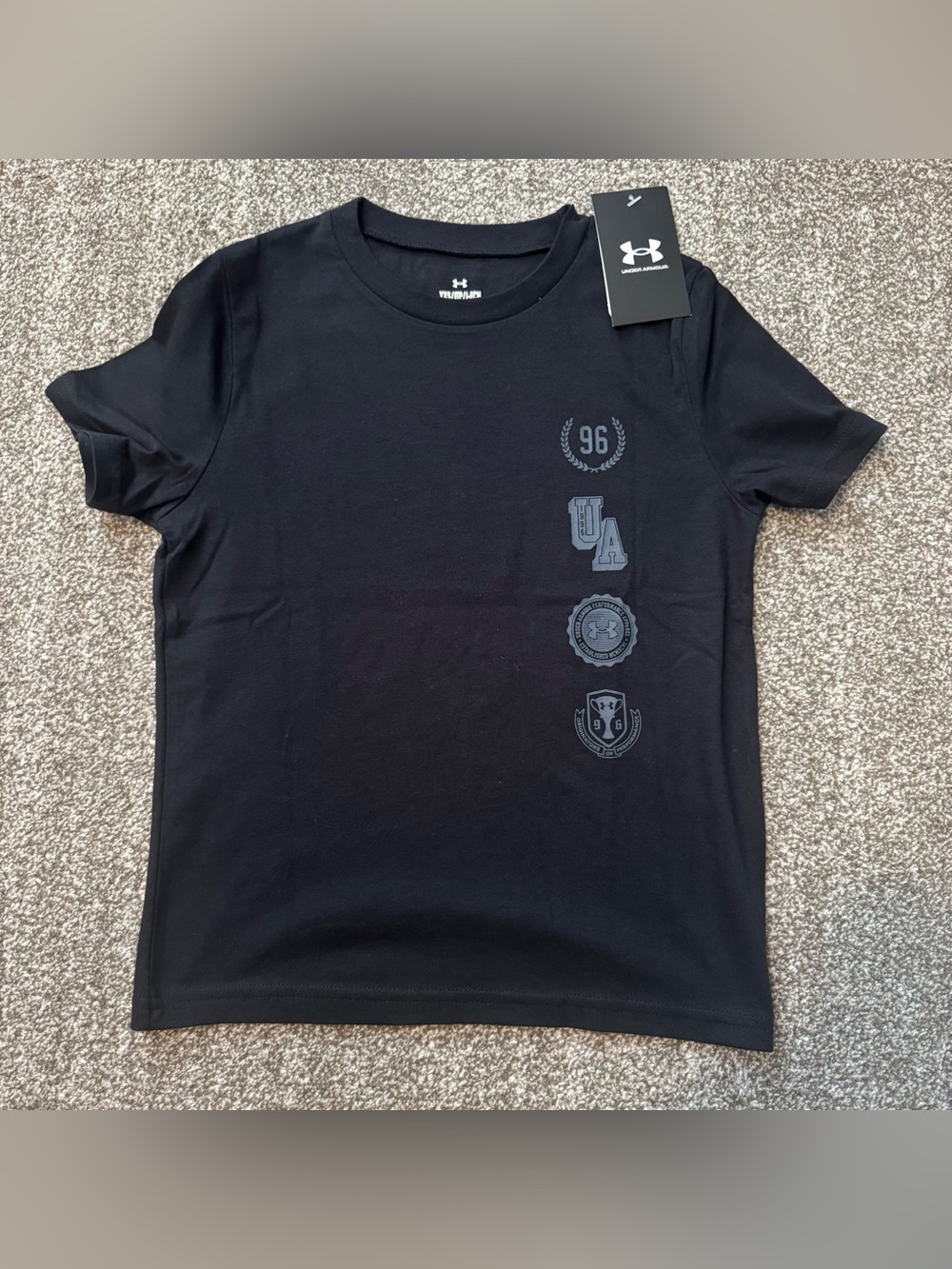 *NWT* Under Armour College Crest T Shirt